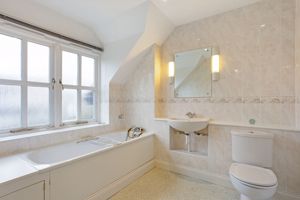 Ensuite Bathroom- click for photo gallery